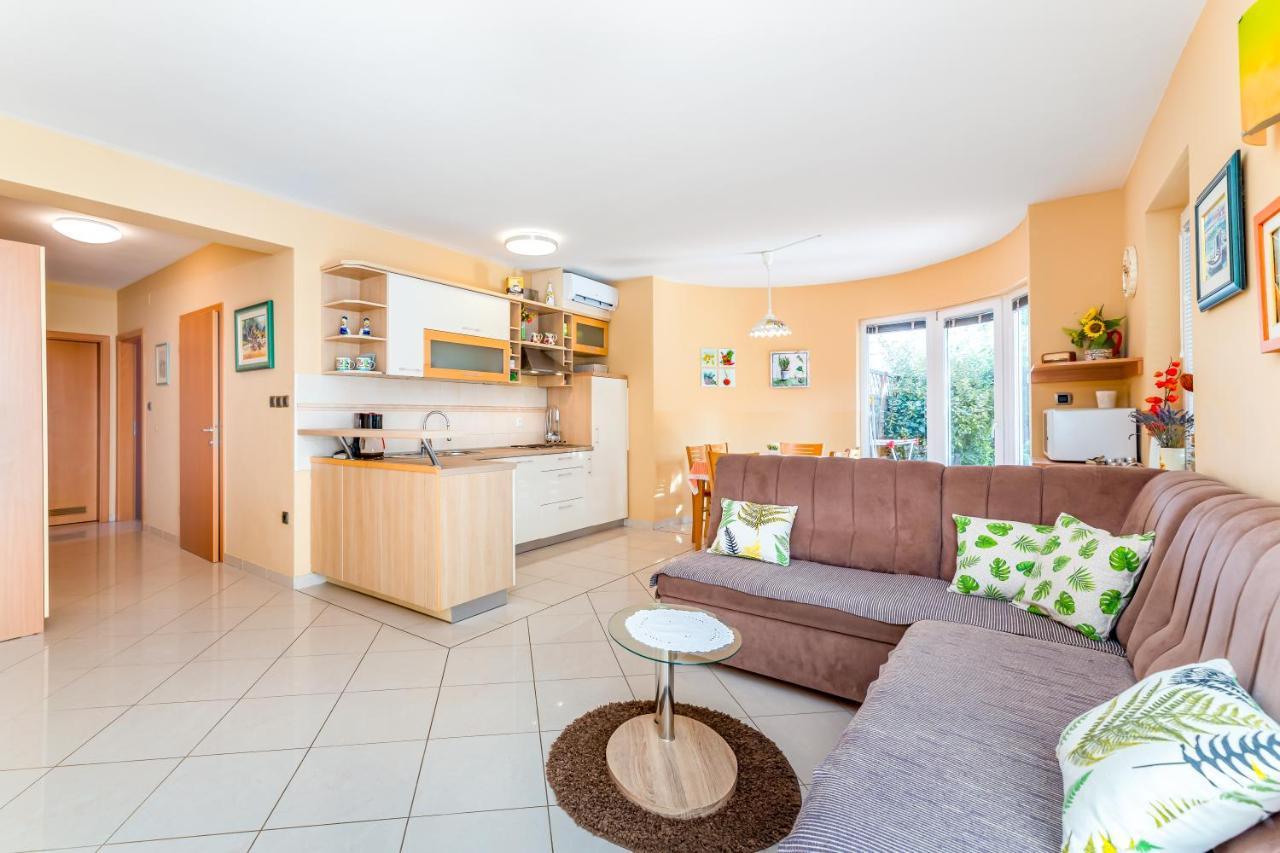 Apartments Lovorka バスカ エクステリア 写真