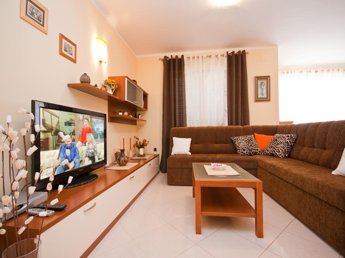 Apartments Lovorka バスカ エクステリア 写真